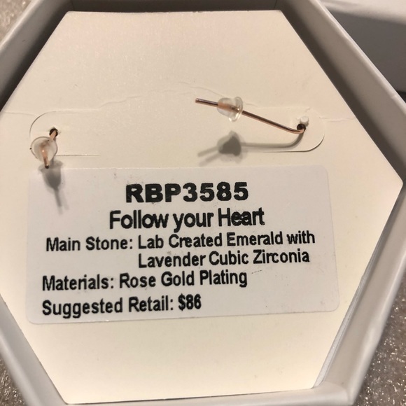 Earrings - Picture 5 of 6